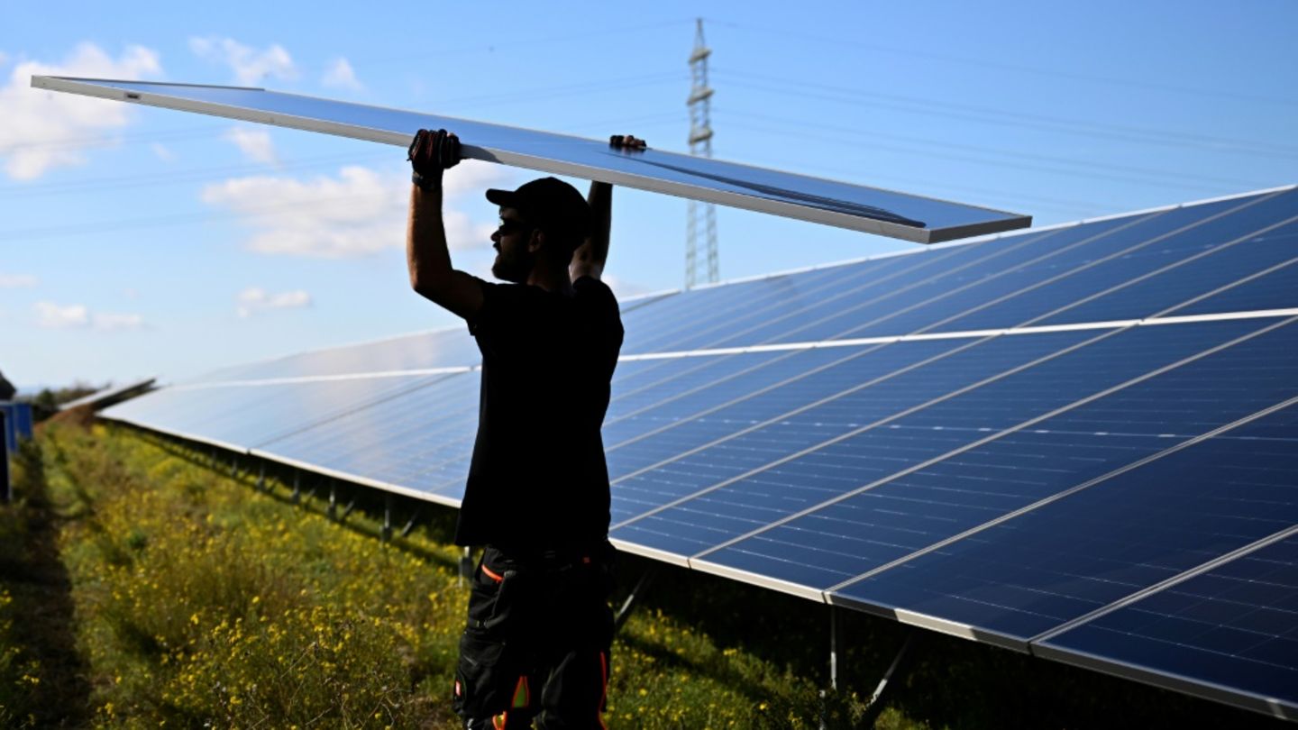 Installation von Solarpanelen