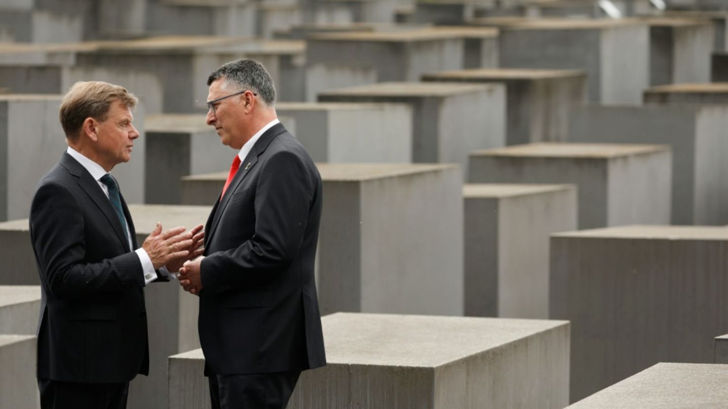 Wadephul und Saar am Holocaustmahnmal