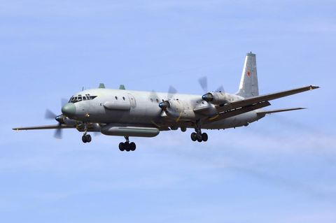 Eine russische Maschine vom Typ Iljuschin IL-20 über der Ostsee alarmierte die Bundeswehr