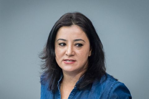 Gökay Akbulut sitzt für Die Linke im Bundestag