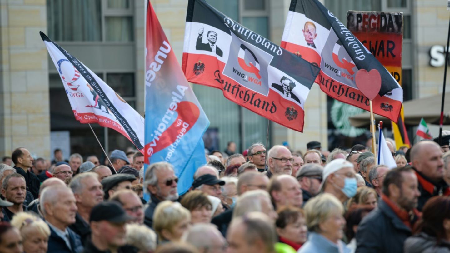 Pegida-Demonstration in Dresden 2021