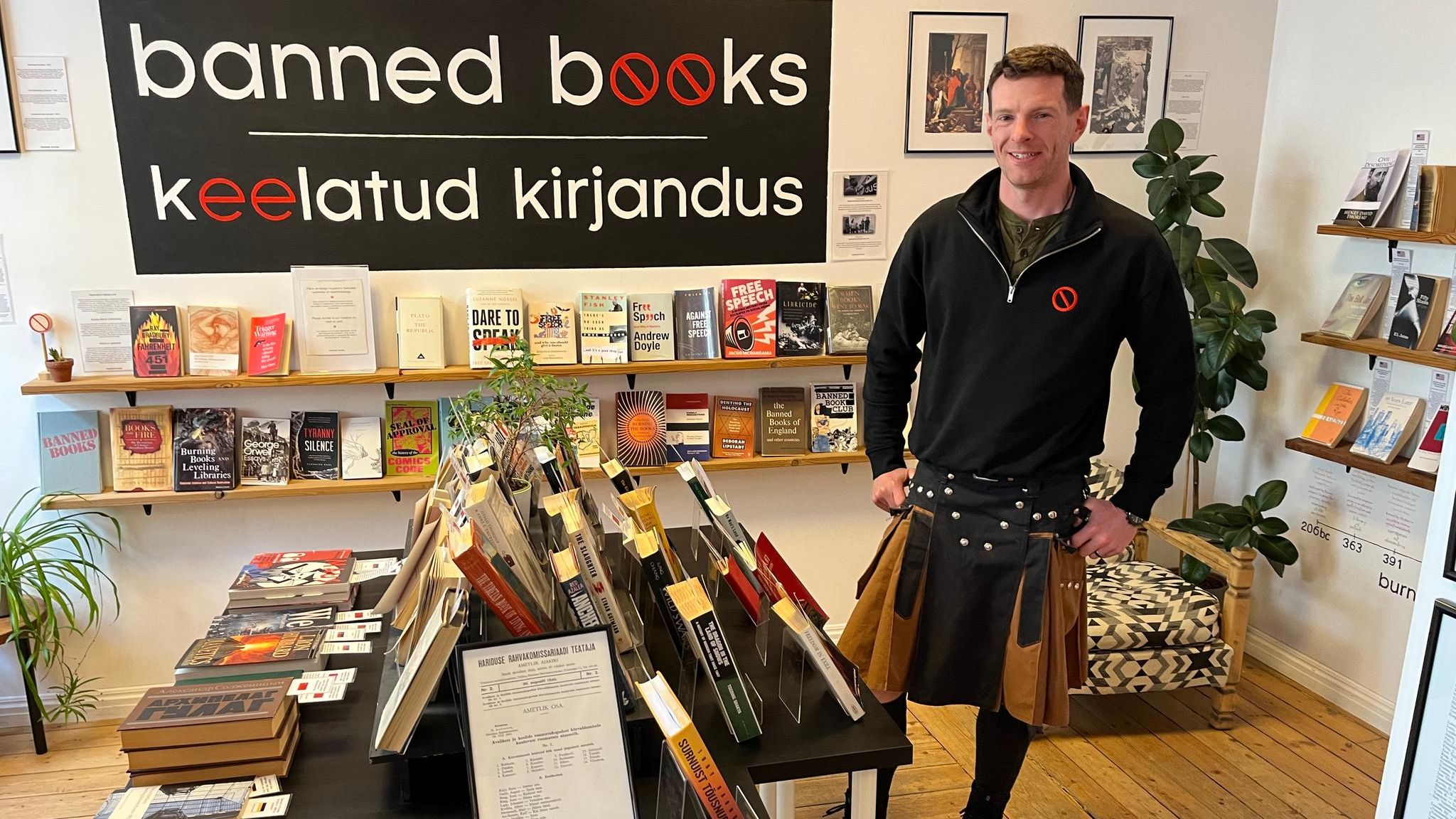 Joseph Dunnigan in Tallinns "Museum der verbotenen Bücher"
