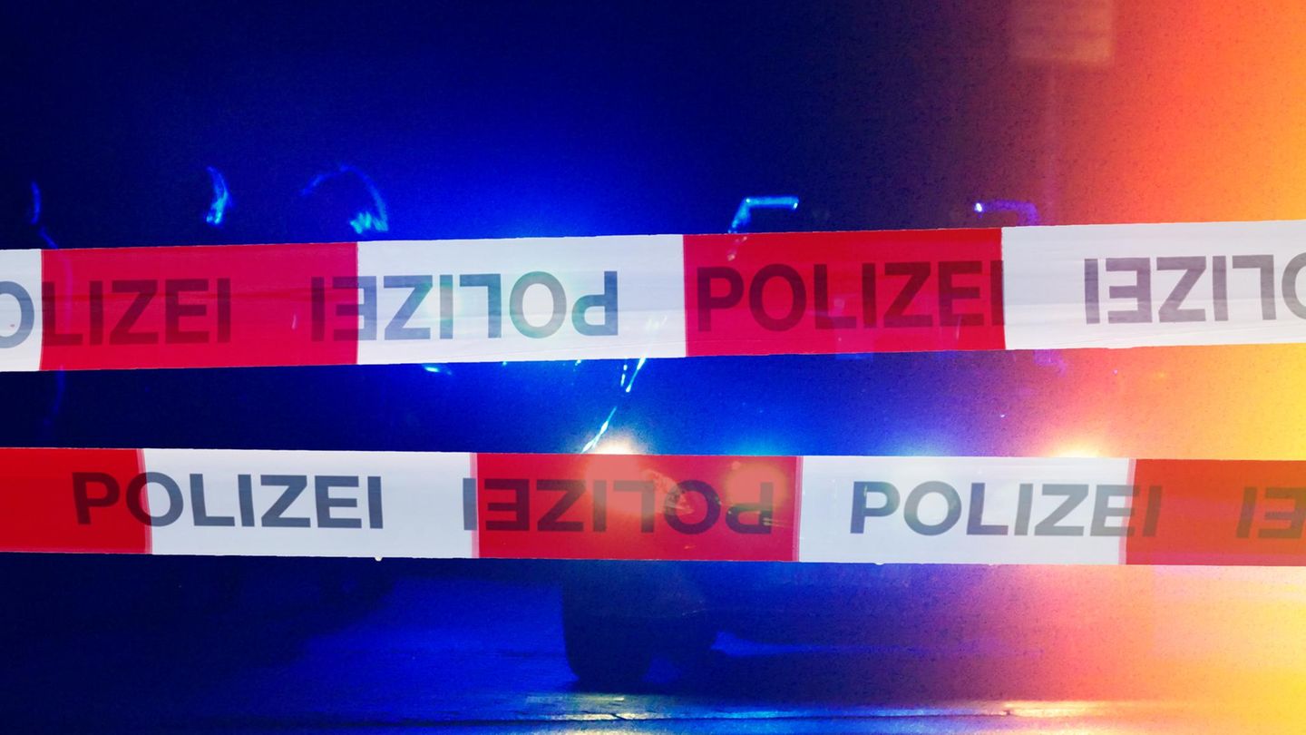Ein 14-jähriger Kölner rief die Polizei auf den Plan, weil er im Internet Videos und Symbole mit IS-Bezug teilte (Symbolbild)