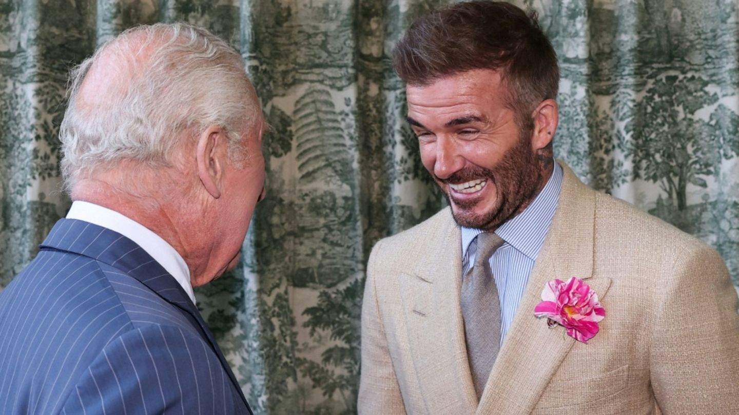 König Charles III. (l) und Beckham im Mai