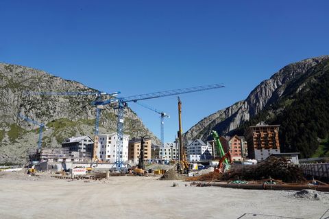Immobilien Andermatt Swiss Alps Baustelle