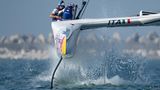 Ein F50 Renn-Katamaran der SailGP