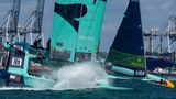 Ein F50 Renn-Katamaran der SailGP