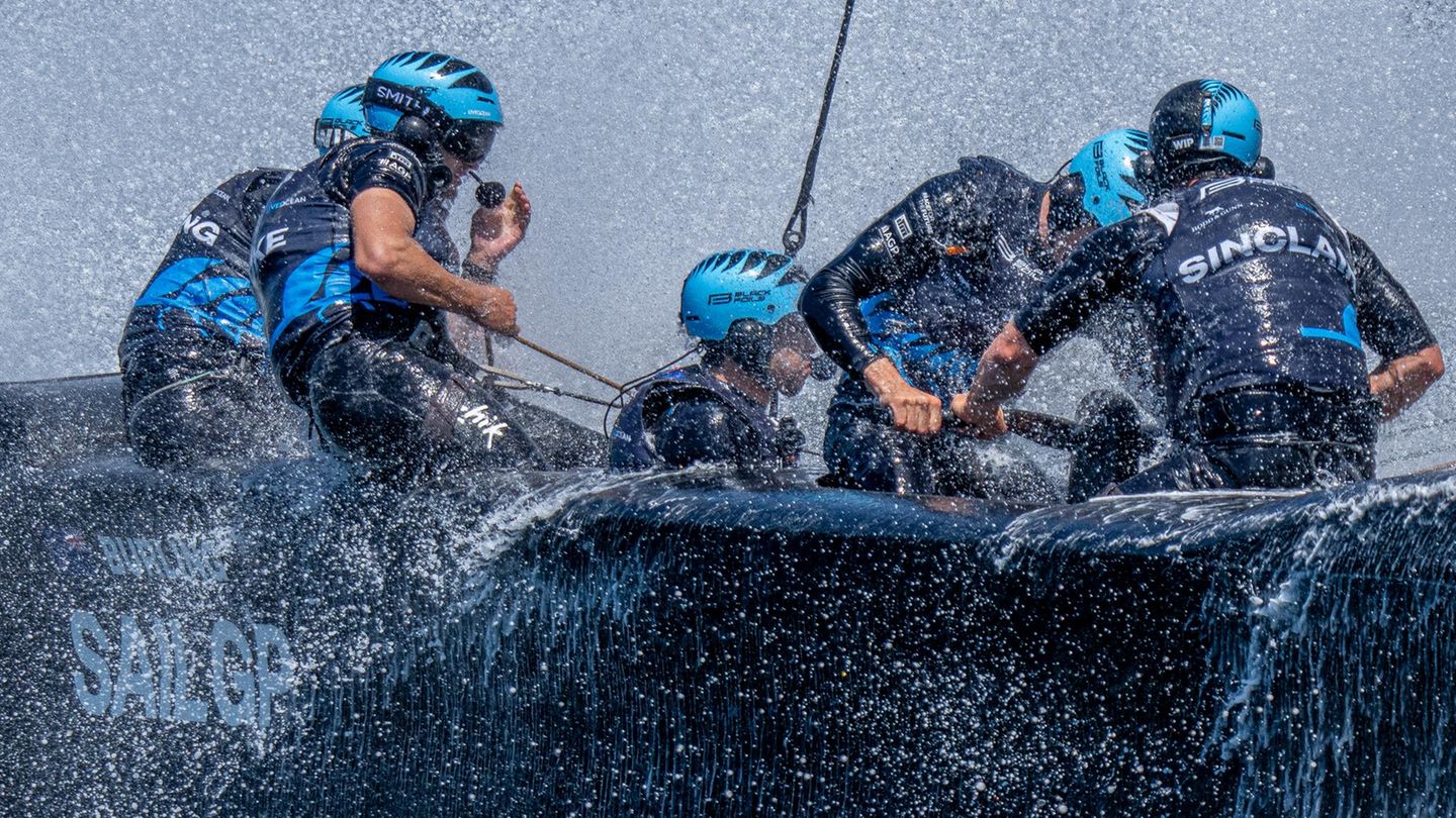 Ein F50 Renn-Katamaran der SailGP