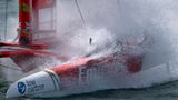 Ein F50 Renn-Katamaran der SailGP