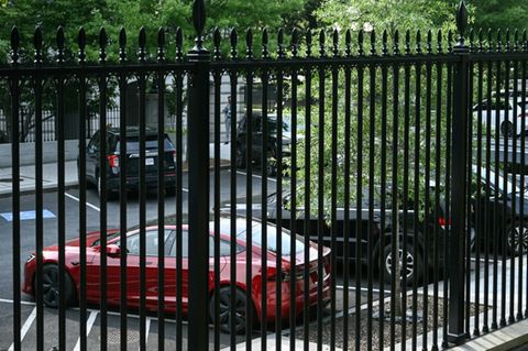 Trumps Tesla auf dem Gelände des Weißen Hauses