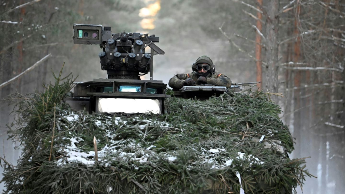 Ein Bundeswehr-Panzer bei einer Übung 2023 in Litauen