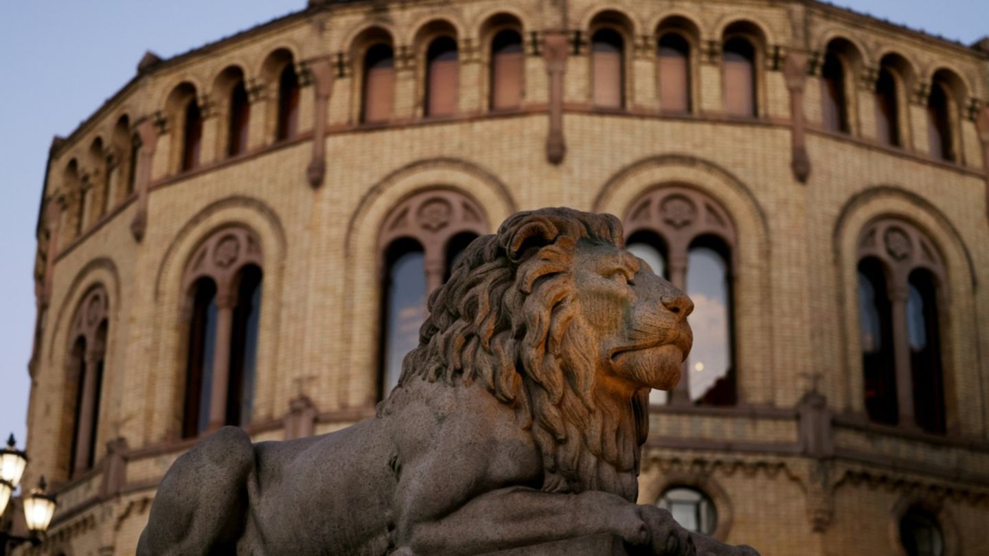 Blick auf das norwegische Parlament in Oslo