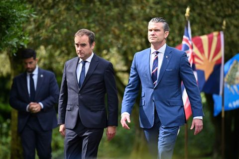 Frankreichs Verteidigungsminister Sébastien Lecornu mit seinem US-Kollegen Pete Hegseth