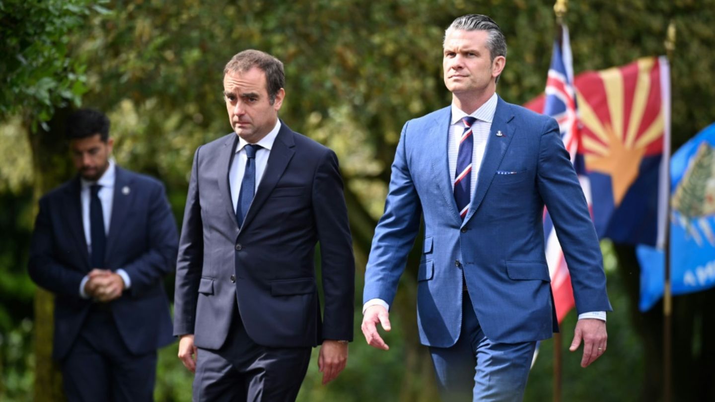 Frankreichs Verteidigungsminister Sébastien Lecornu mit seinem US-Kollegen Pete Hegseth