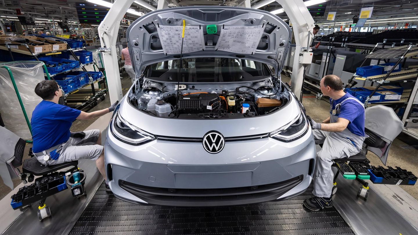German industry suffers: 100,000 less jobs in one year