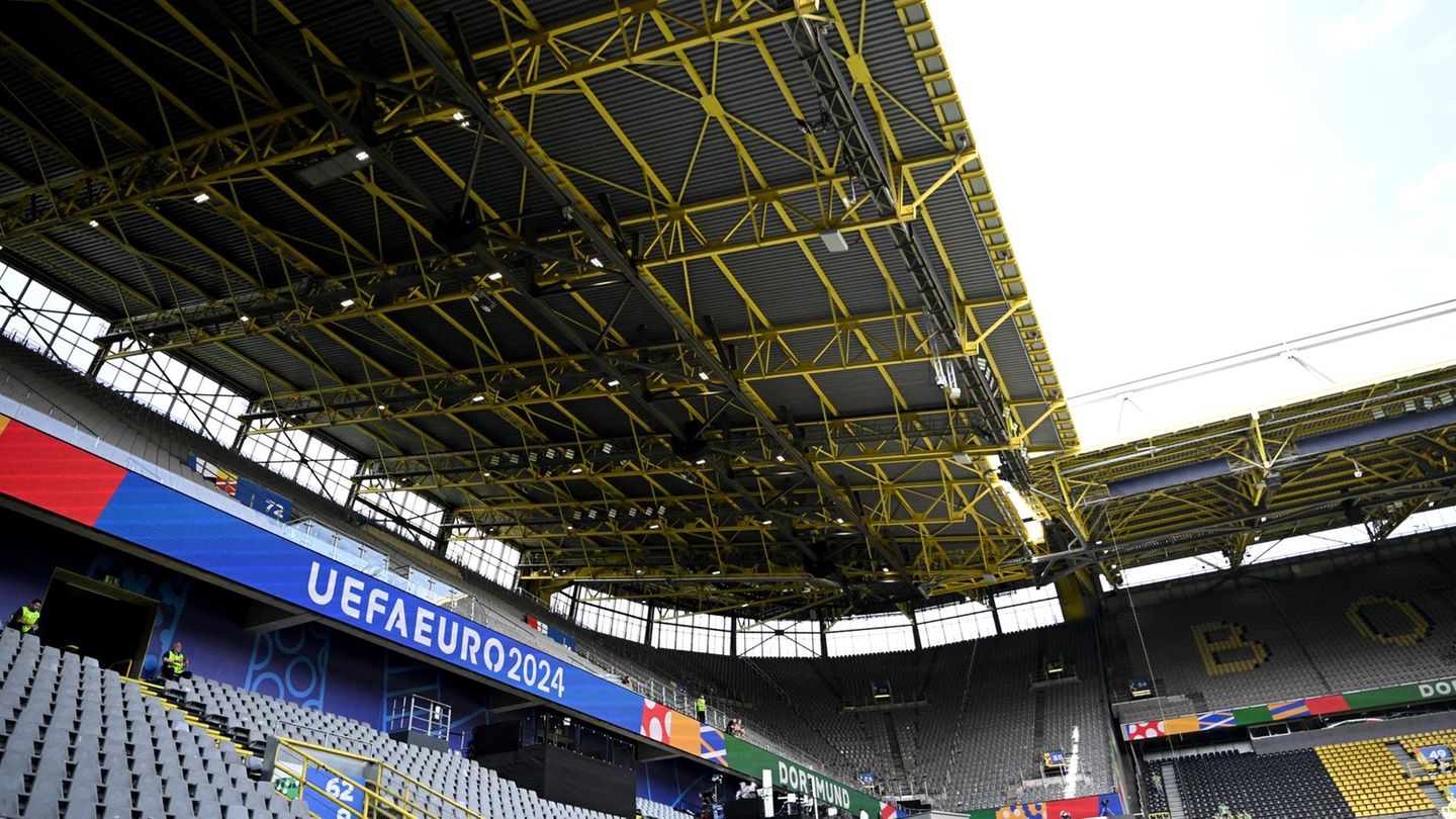 Die Dortmunder Tribüne, auf der der Stadionkletterer war
