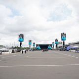 ... Apropos Bühnen: Die sind auch in diesem Jahr wieder gewaltig. Bereits seit Wochen bereitet eine ganze Armee von Technikern das Gelände für das größte Festival Deutschlands vor. Auch dieses Mal werden wohl wieder mehr als 80.000 Fans dabei sein