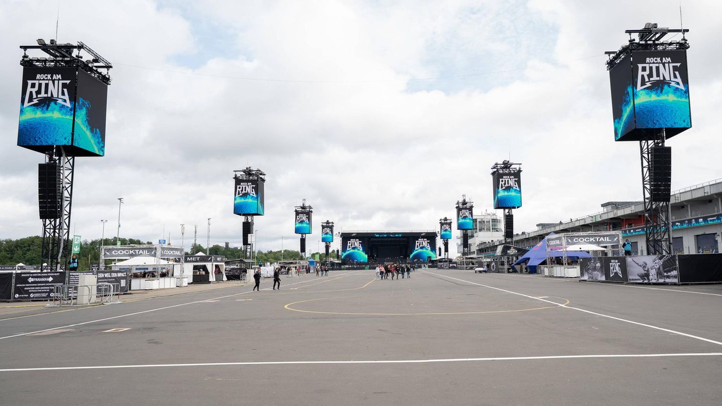 ... Apropos Bühnen: Die sind auch in diesem Jahr wieder gewaltig. Bereits seit Wochen bereitet eine ganze Armee von Technikern das Gelände für das größte Festival Deutschlands vor. Auch dieses Mal werden wohl wieder mehr als 80.000 Fans dabei sein