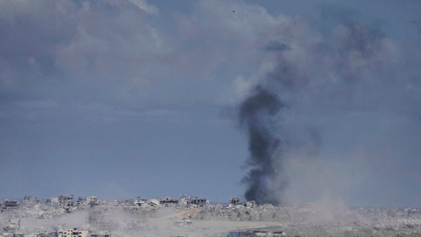 Middle East: Palestinians: 22 dead in attacks by Israel in Gaza