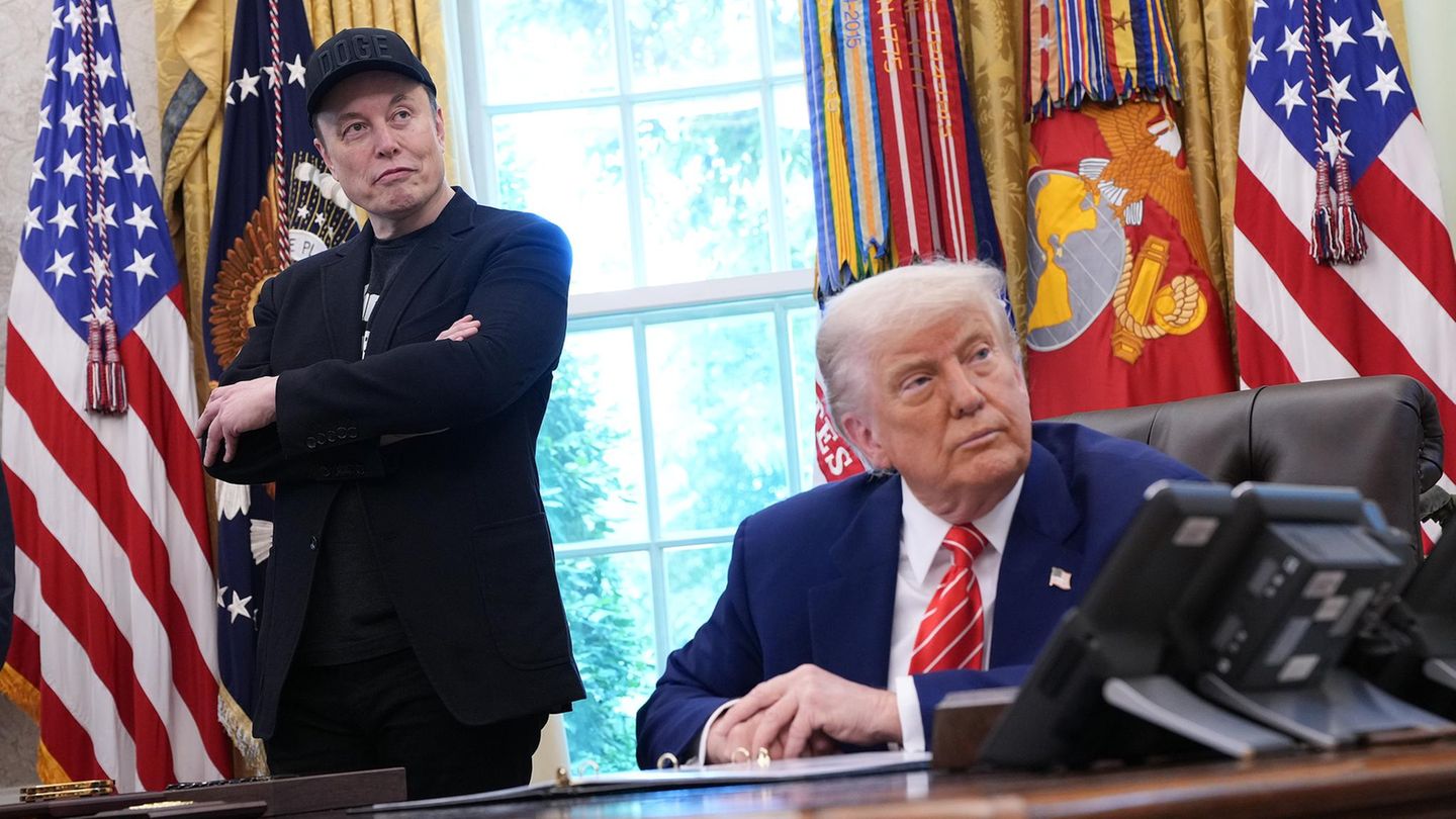 Trump vs. Musk: Why your mud fight is harmful to both Trump vs. Musk: Why your mud fight is harmful to both