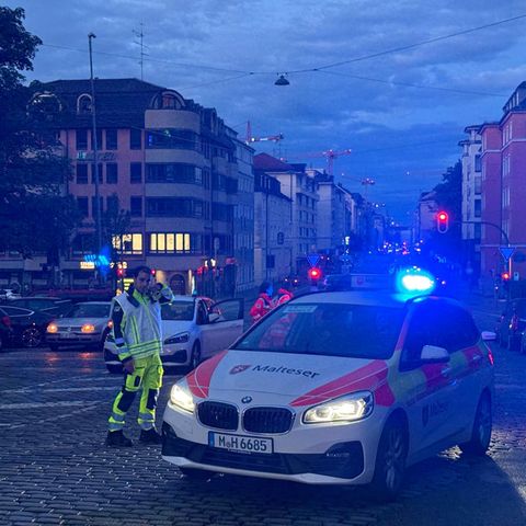 Einsatzkräfte in der Nähe der Theresienwiese in München