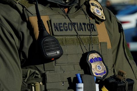 ICE-Beamter