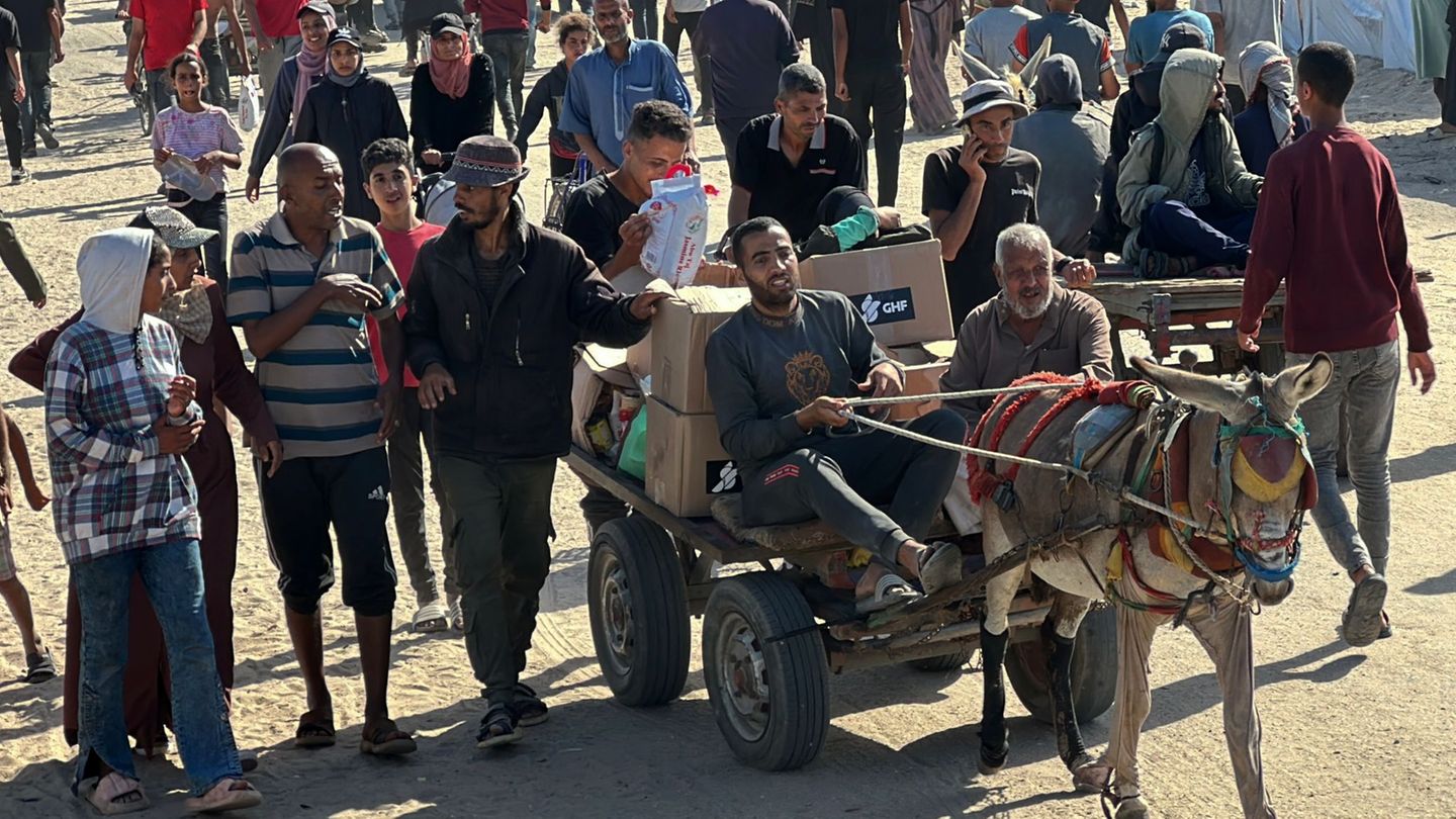 Gaza War: Two auxiliary centers in Gaza should open again