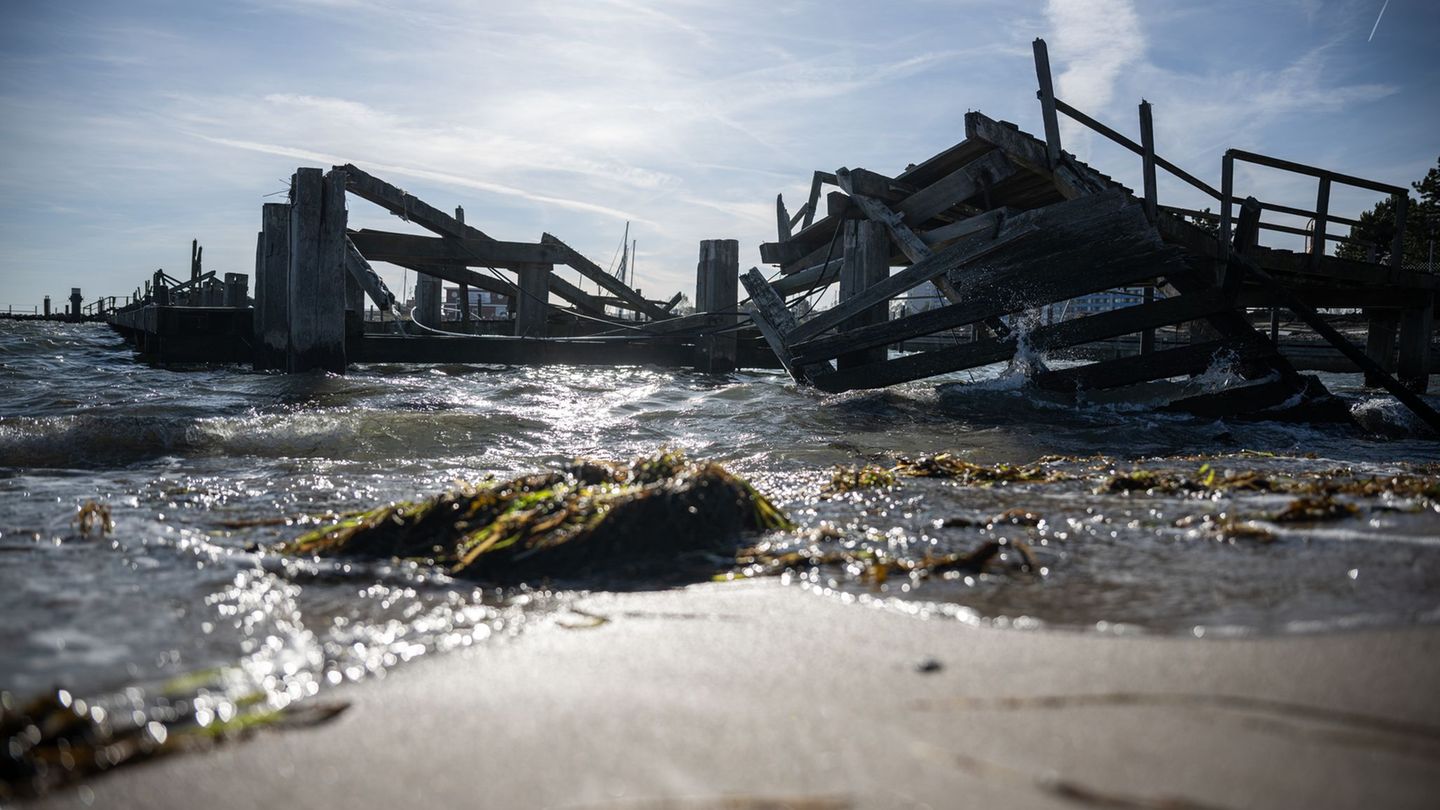 Gewaltige-Sch-den-18-Millionen-Euro-f-r-Damp-nach-Ostseesturmflut