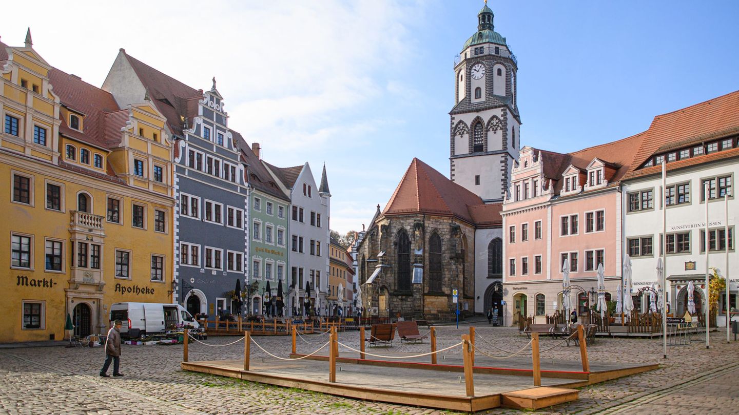 Einzigartiges-Instrument-Erste-Orgelpfeifen-aus-Meissener-Porzellan-ert-nen-in-Mei-en