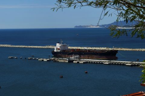 Schiff vor der mexikanischen Küste