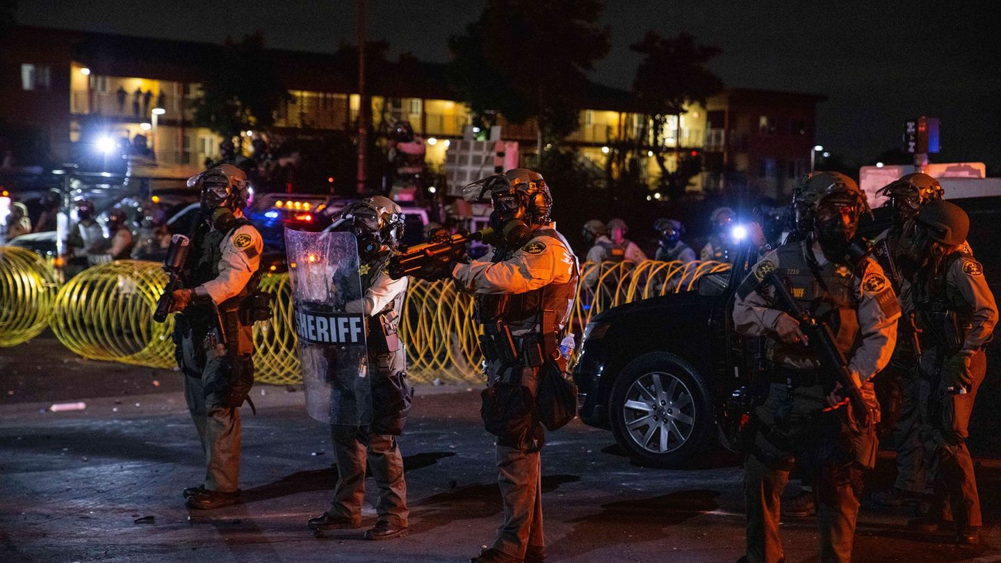 Protests in California: US public prosecutor: National Guard within 24 hours on site