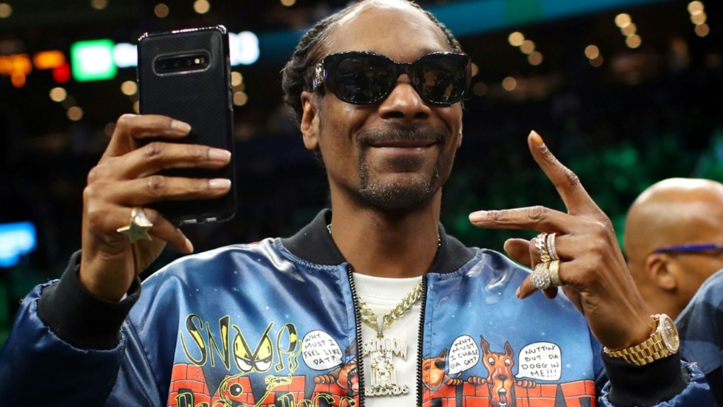 Snoop-Dogg-will-in-Schottland-Burger-Stand-vor-Stadion-von-Celtic-Glasgow-er-ffnen