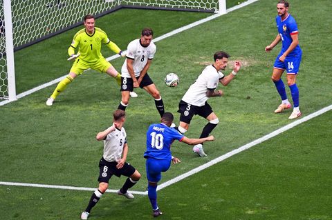 Nations League: Mbappé wackelt Kimmich aus und trifft kurz vor der Halbzeit zum 1:0