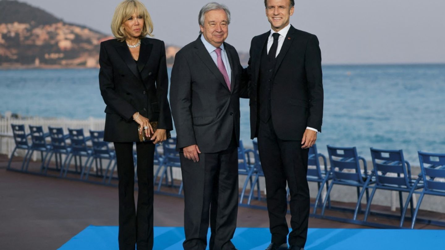 Emmanuel Macron, Brigitte Macron, Antonio Guterres vor der UN-Ozeankonferenz