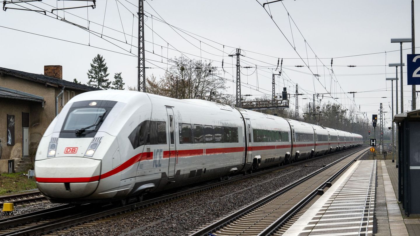 Rail traffic: Railway rejuvenated a fleet-passenger association warns of bottlenecks