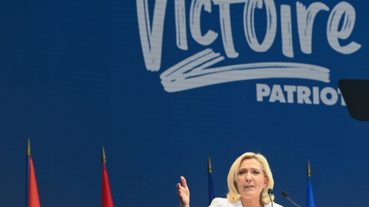 Marine Le Pen bei dem Treffen am Montag