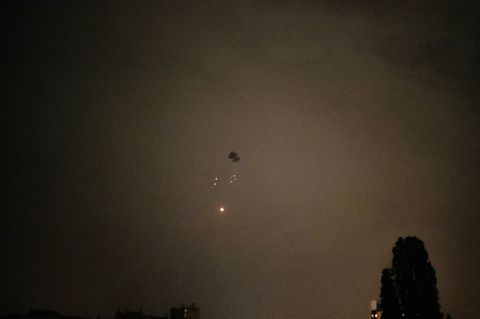 Schahed-Drohne iranischer Bauart über dem Himmel der Ukraine