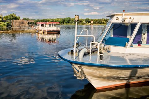 Neuruppin: Die Rhin, ein Nebenfluss der Havel, fließt durch den Ruppiner See