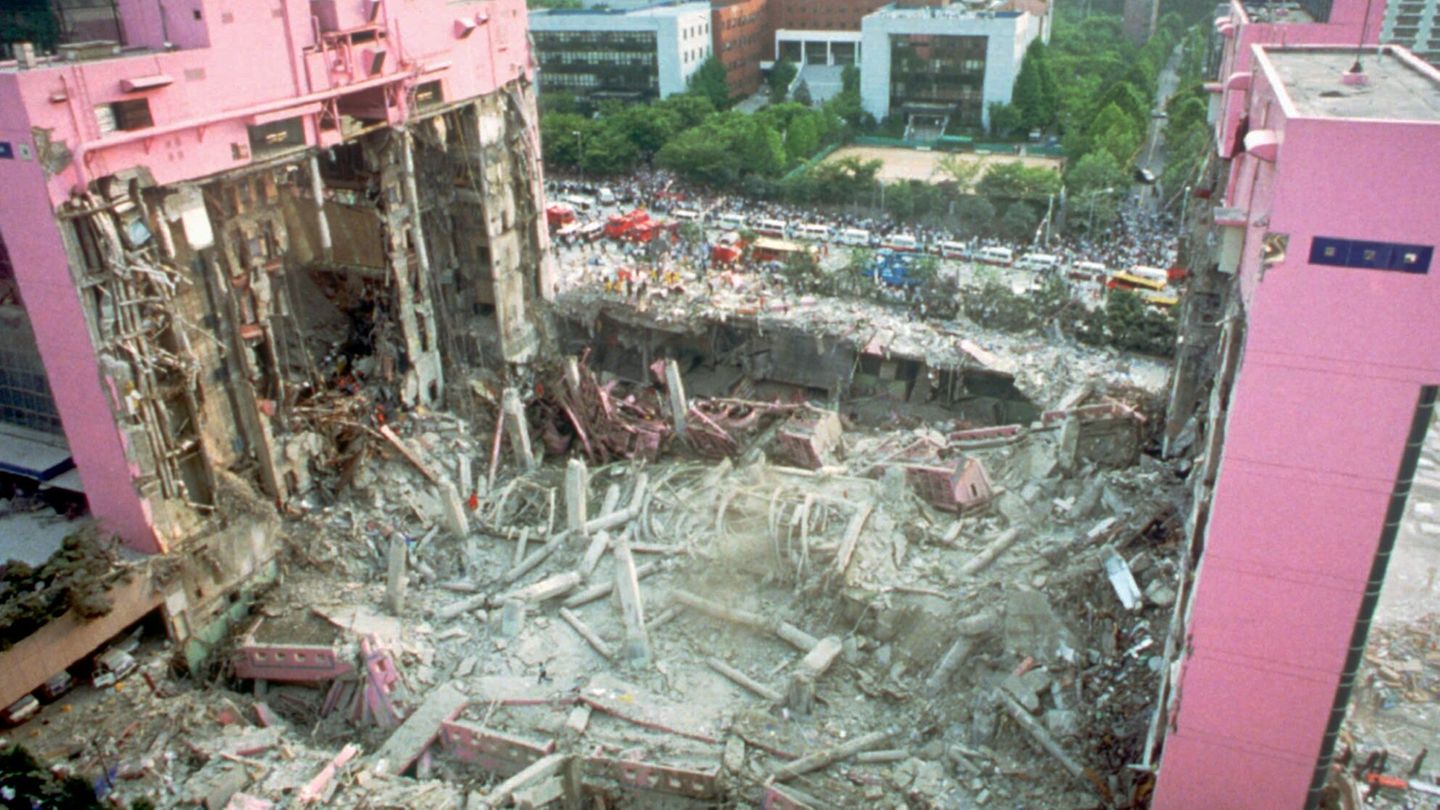 Seoul: The devastating collapse of the Sampoong department store in 1995