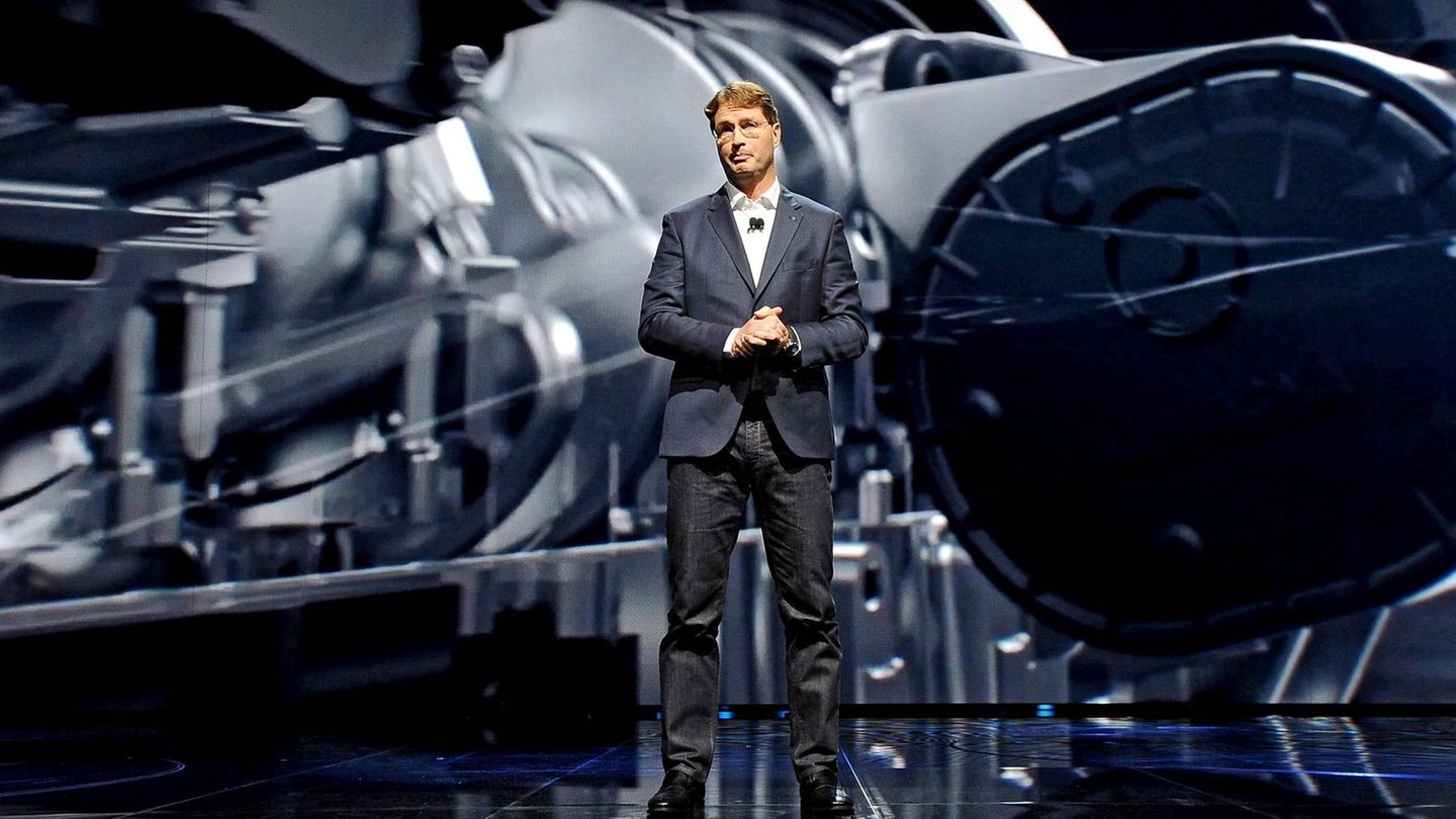 #7 Chief Officer Ola Källenius, Chief Executive Officer, Mercedes-Benz Group