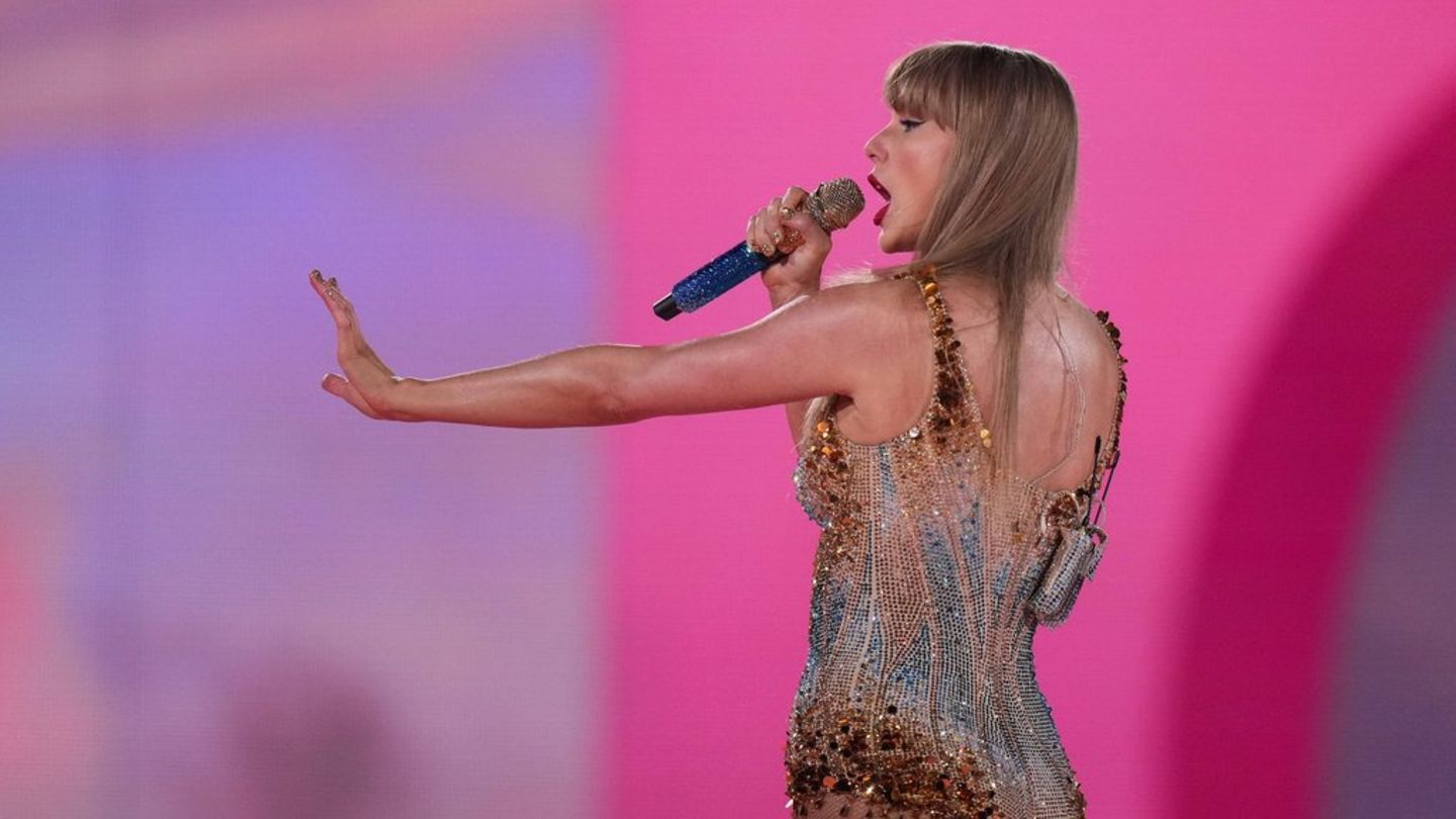 Taylor Swift: Fear of Stalker