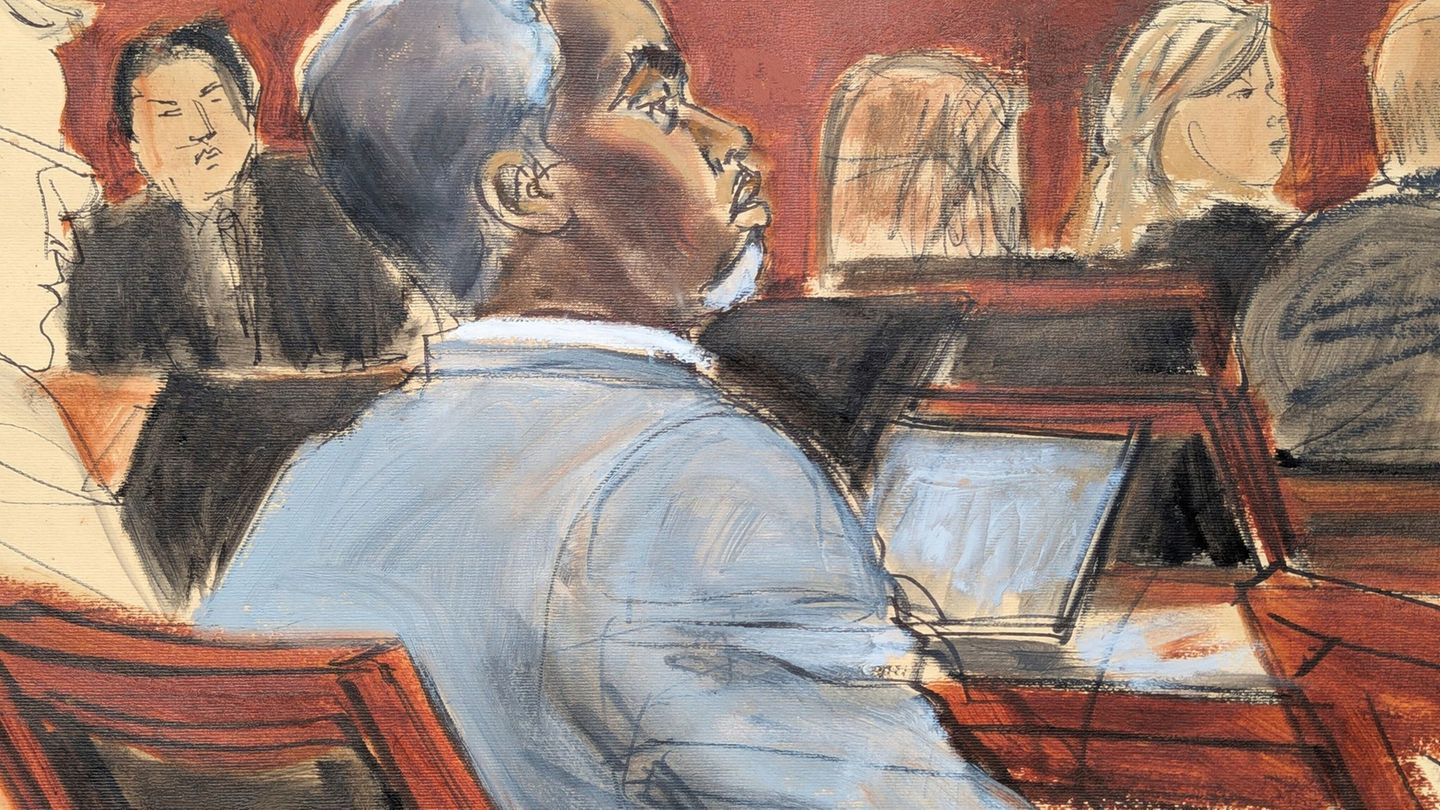 Rapper in court: Ex-girlfriend of Combs: Love him despite everything