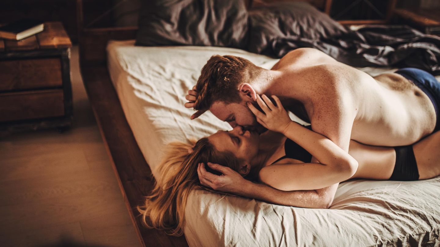 Dessous, Düfte, Dates – für den Anfang ganz nett, aber kommt da noch mehr als Sex? Beziehungs-Anfänge sind manchmal schwer zu deuten