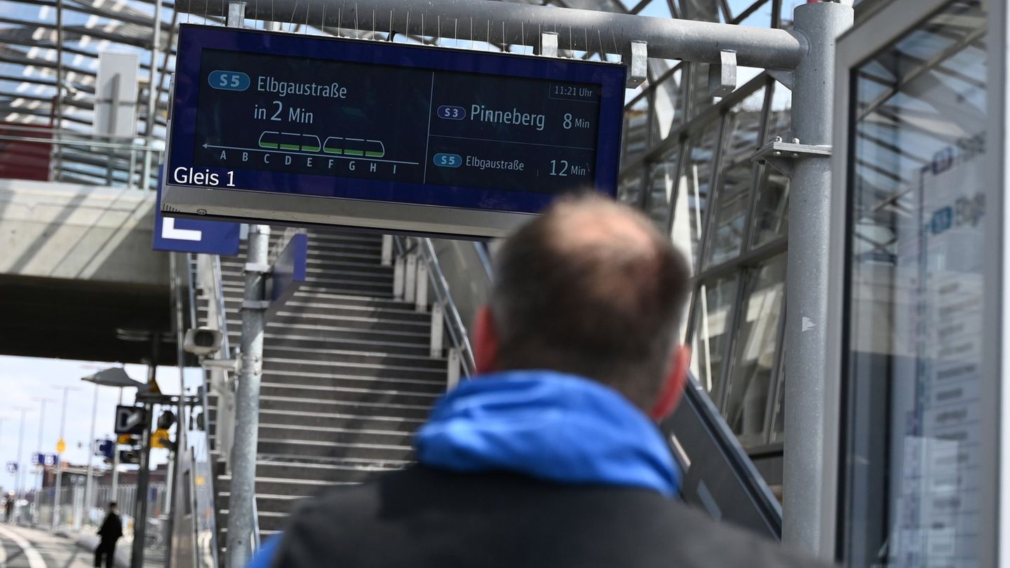 Local transport: Rail: AI improves forecast to load S-Bahnen