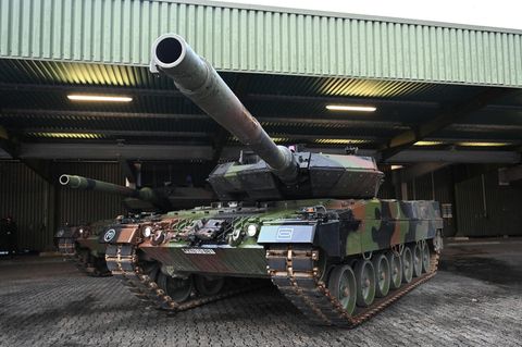Leopard-2-Panzer: Einige SPD-Politiker warnen vor einer "militärischen Alarmrhetorik"