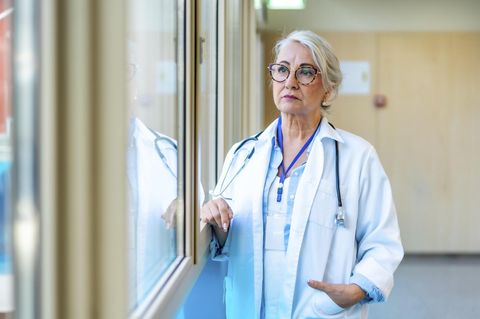 Eine Oberärztin im Krankenhaus