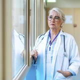 Eine Oberärztin im Krankenhaus