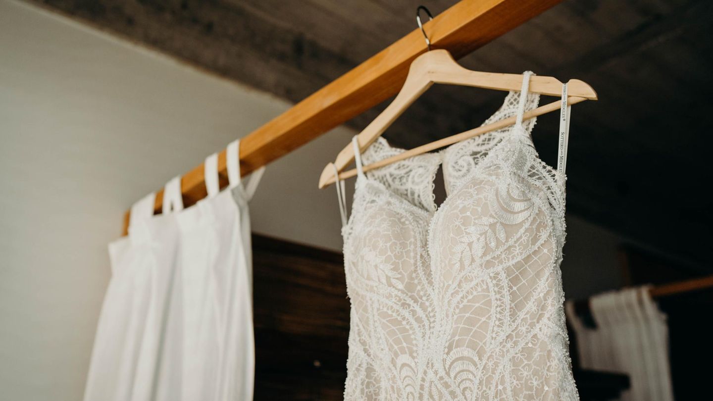 Clean the wedding dress: You need these 6 products