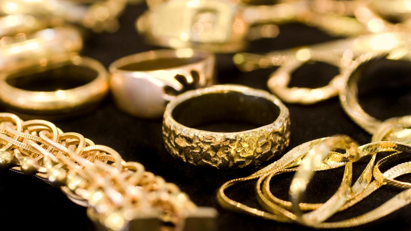 Selling gold: How to recognize what your old gold jewelry is worth Selling gold: How to recognize what your old gold jewelry is worth