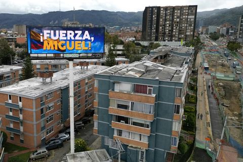 Genesungswünsche für Uribe in Bogotá